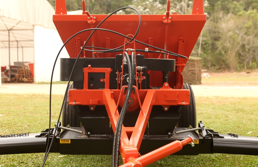 Vista frontal da máquina (versão hidráulica)